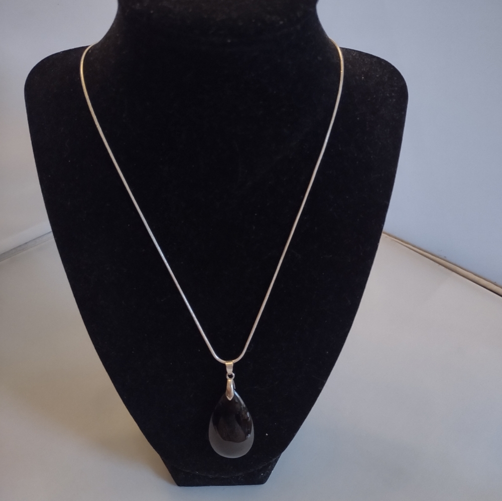 Onyx Pendant with Gold Chain